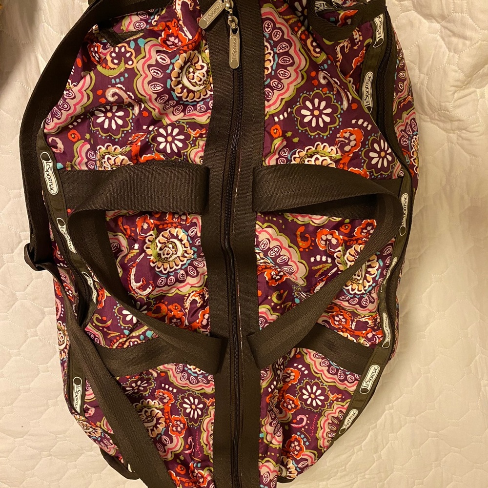 LeSportsac Weekender - Picture 3 of 3